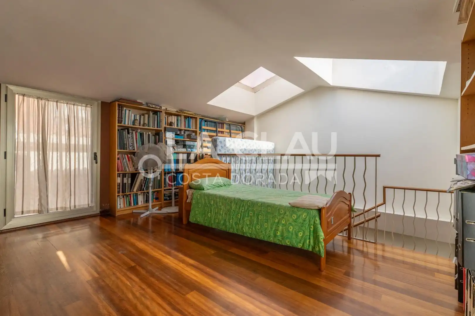 Schlafzimmer von Einfamilien-Reihenhaus zum Verkauf in Gavà mit Heizung