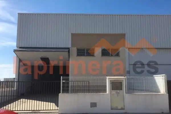 Industrial building to rent in Massanassa