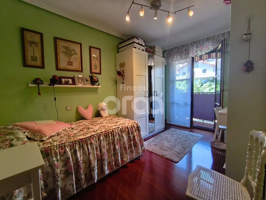 Bedroom of Flat for sale in Santurtzi   with Heating, Storage room and Balcony