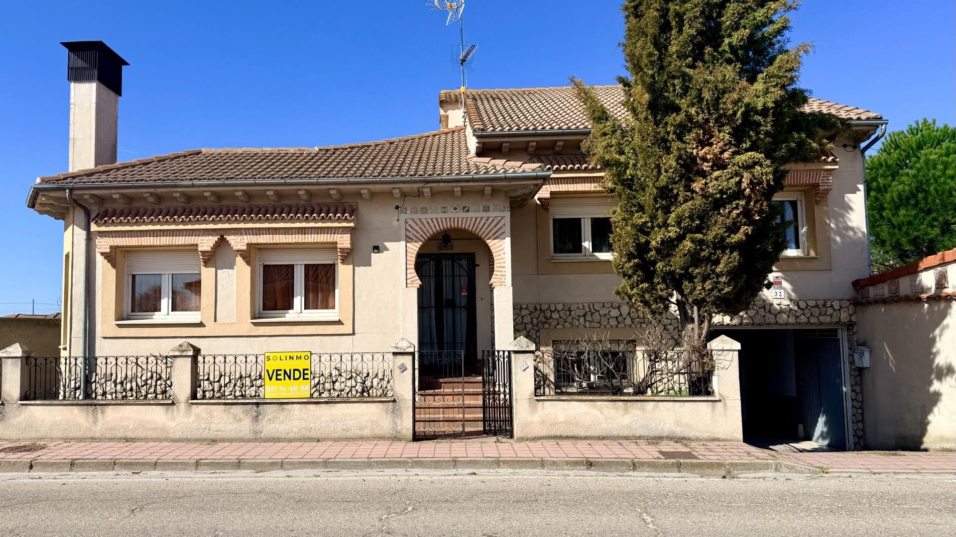 Exterior view of Houses for sale in Sanchonuño  with Private garden, Storage room and Furnished