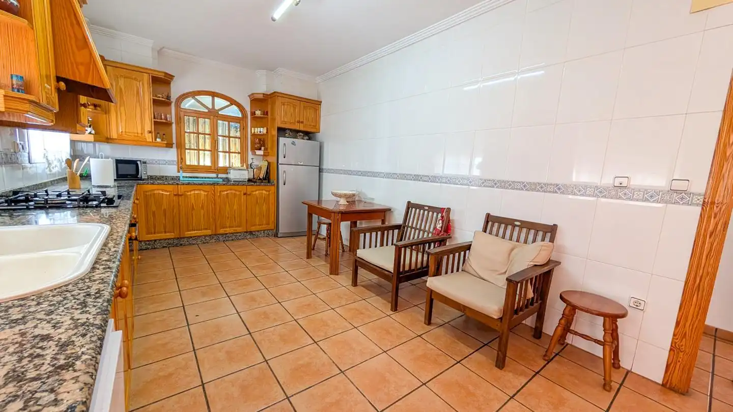 Cuina de Casa o xalet en venda en Elche / Elx amb Aire condicionat, Jardí privat i Terrassa