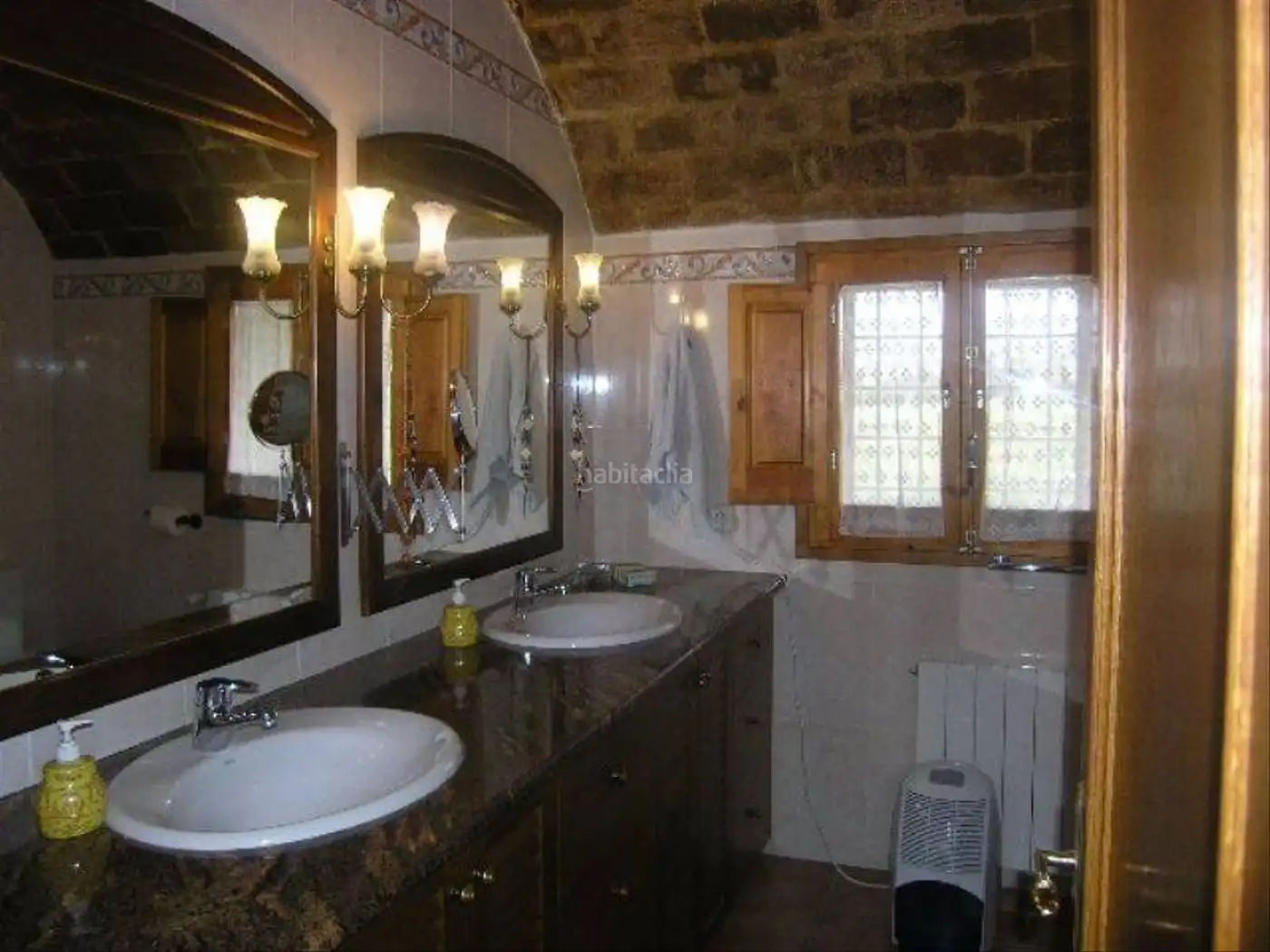 Badezimmer von Country house zum Verkauf in La Pera mit Klimaanlage, Abstellraum und Schwimmbad