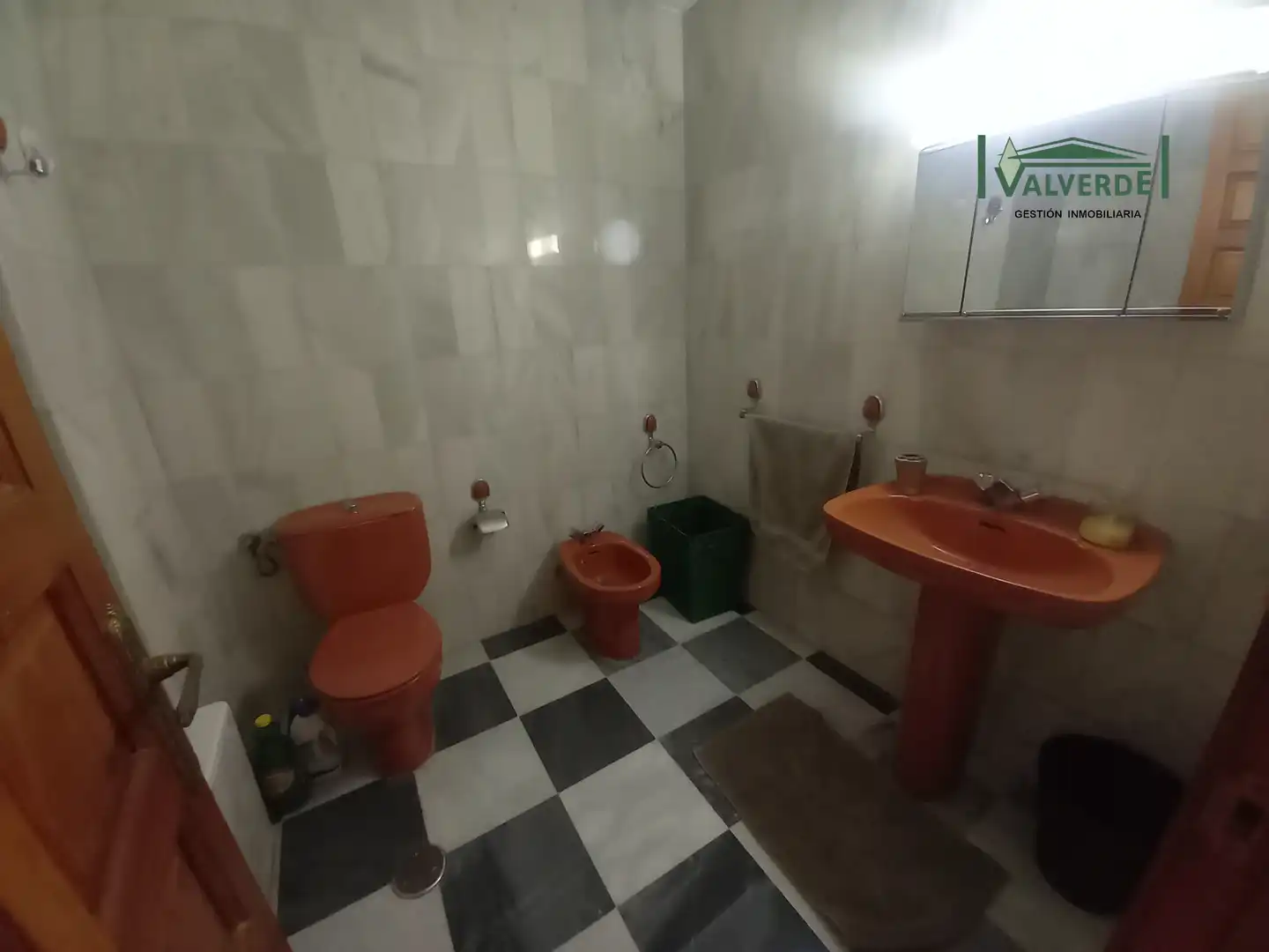 Bathroom of Apartments for rent in Granada  with Air Conditioner, Heating and Furnished