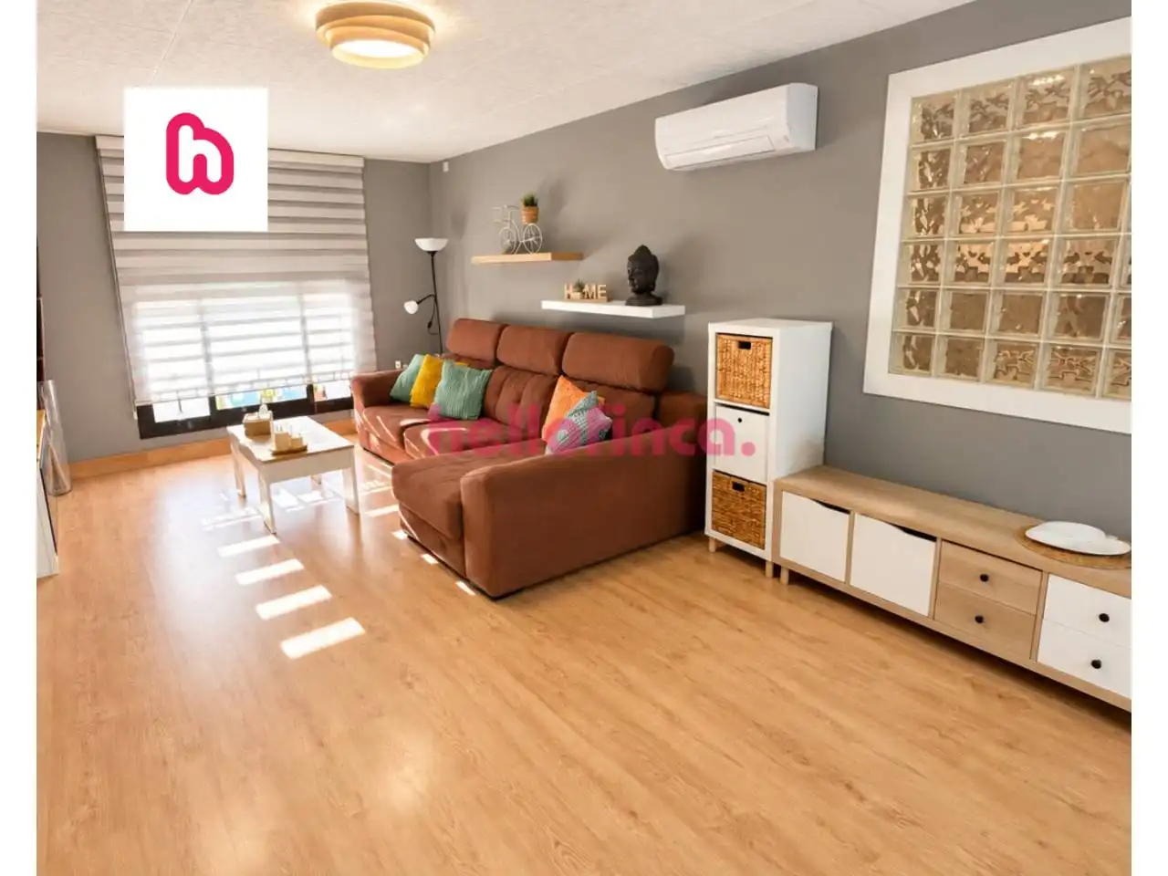 Living room of Flat for sale in Terrassa  with Air Conditioner, Heating and Parquet flooring