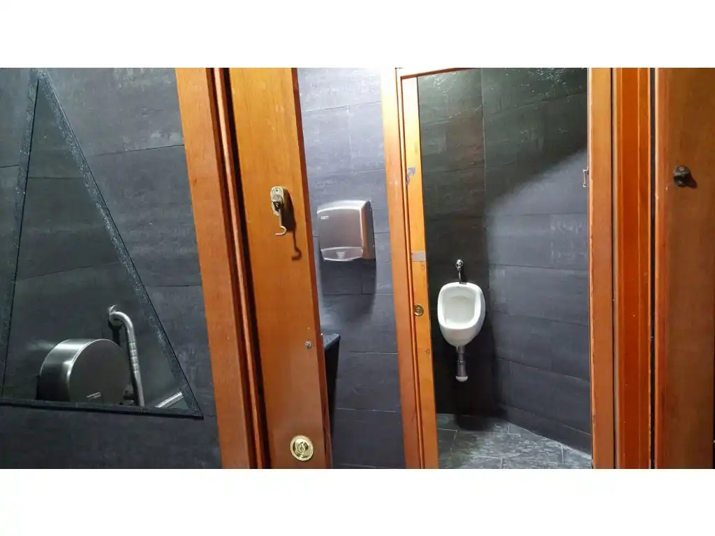 Local en venta en Calle Industria De La, Vinyets - Molí Vell