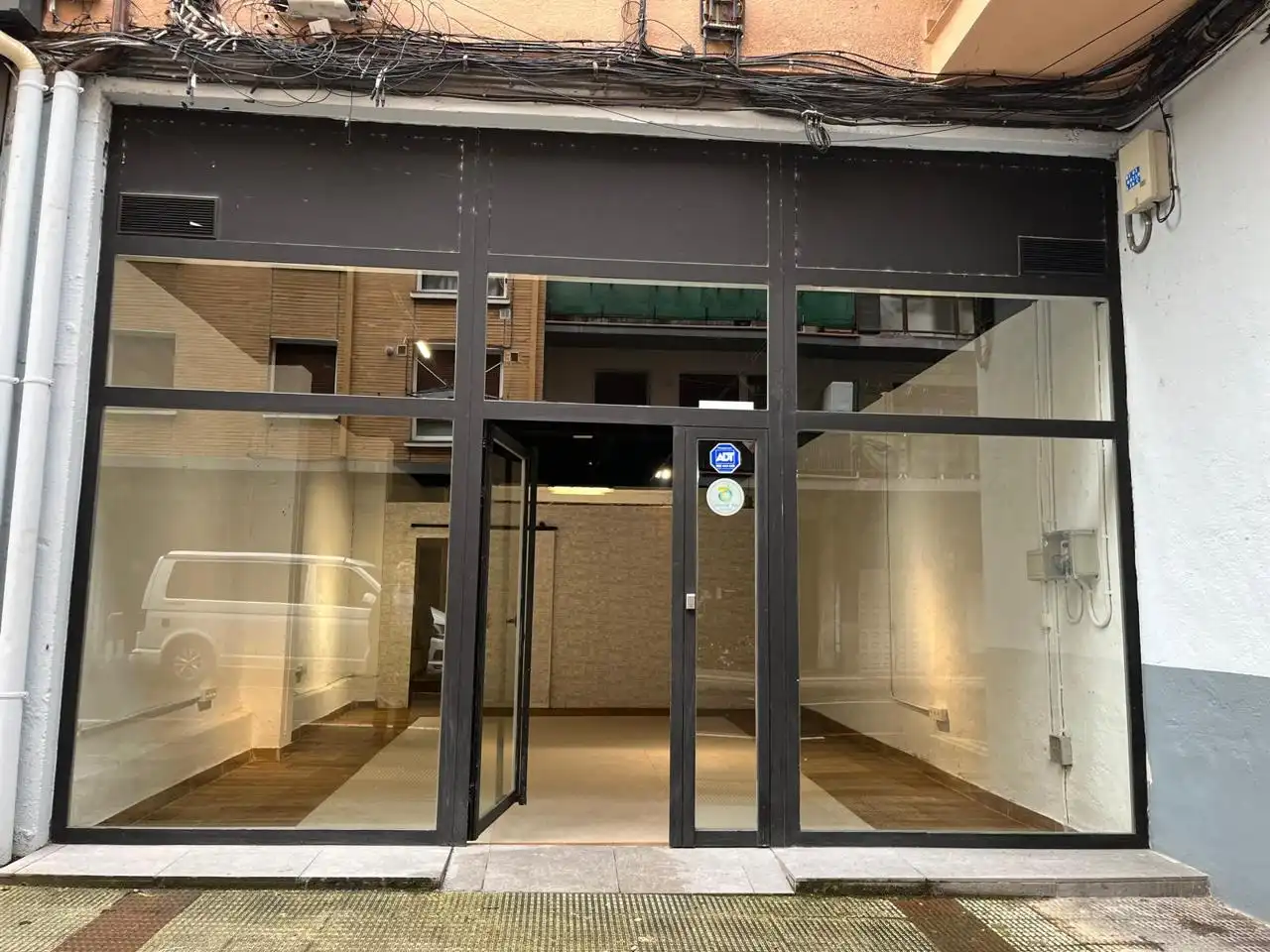 Local comercial de lloguer a Urkiola Kalea