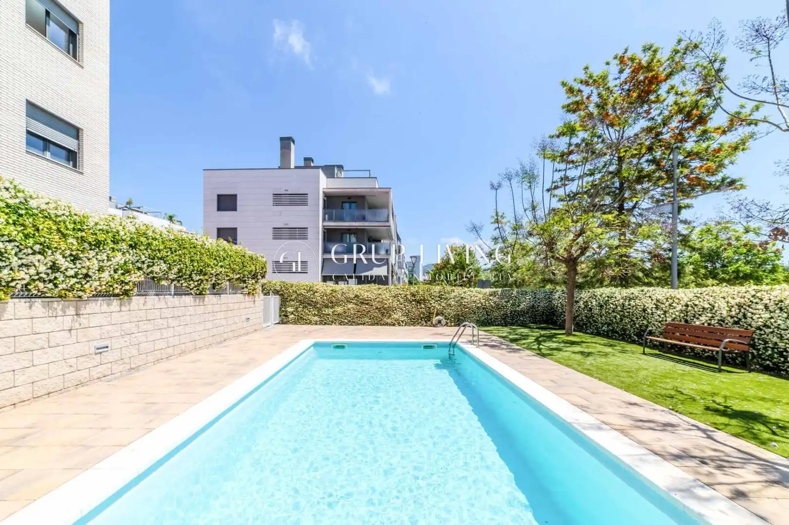 Piscina de Pis en venda en Sitges amb Calefacció, Jardí privat i Terrassa