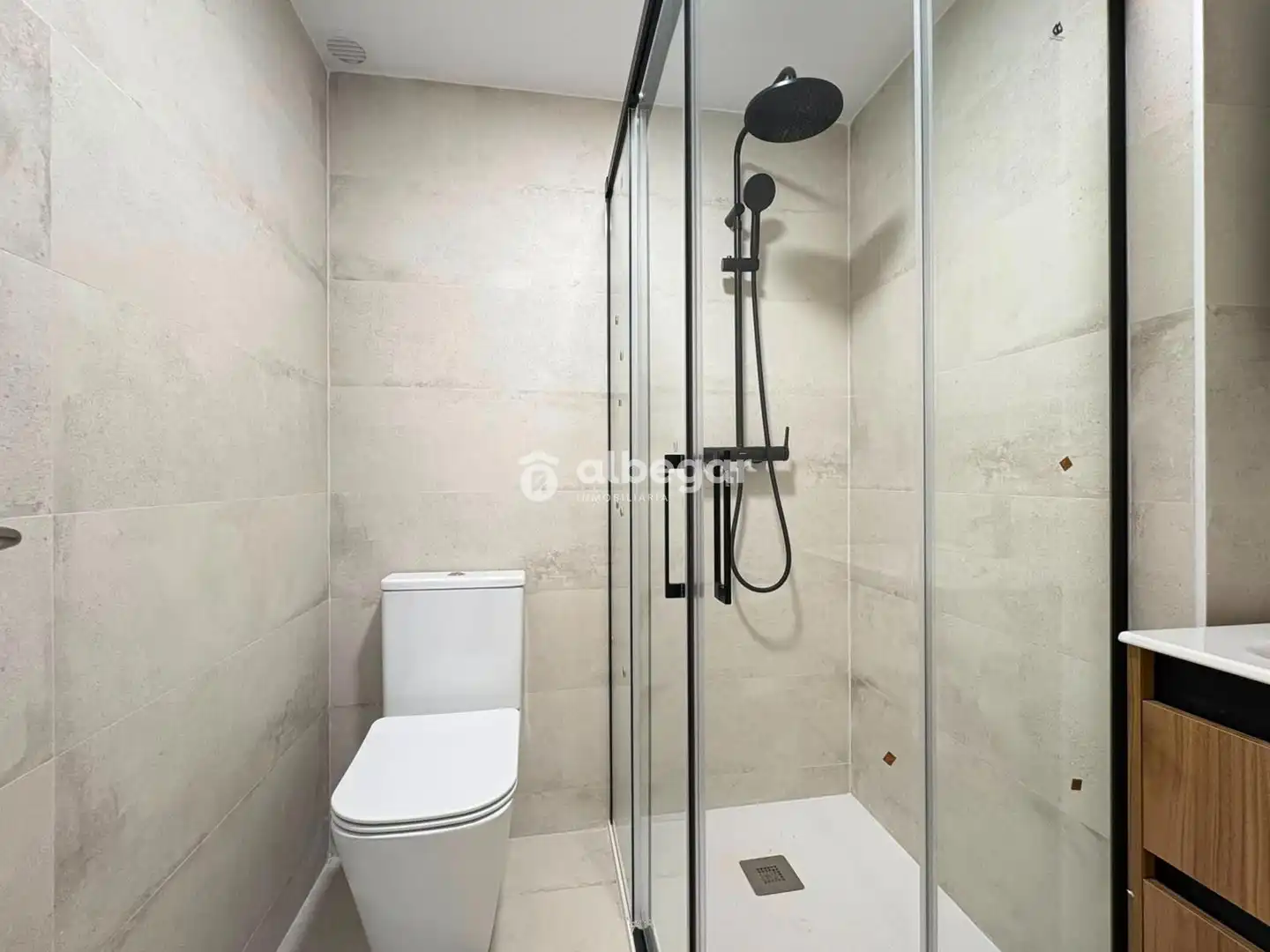 Baño de Piso en venta en Valencia con Aire acondicionado