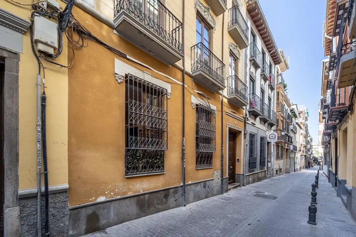 Vista exterior de Piso de alquiler en Granada con Aire acondicionado, Calefacción y Amueblado