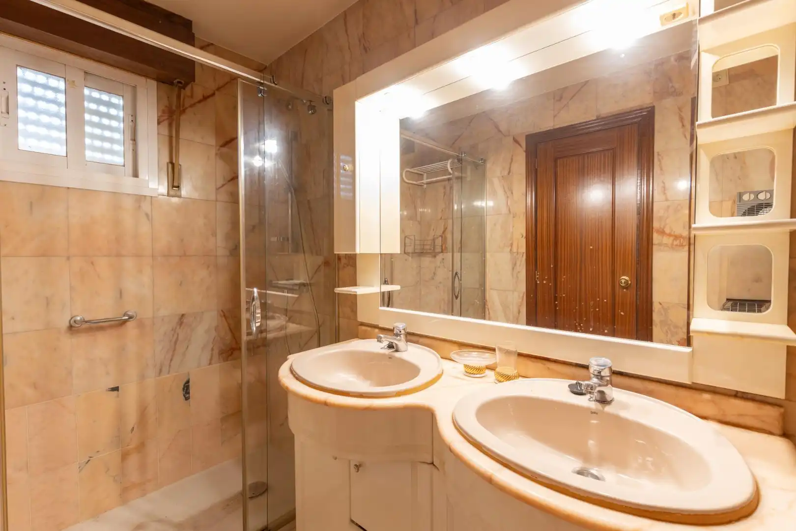 Baño de Casa adosada en venta en Granada con Calefacción, Terraza y Trastero