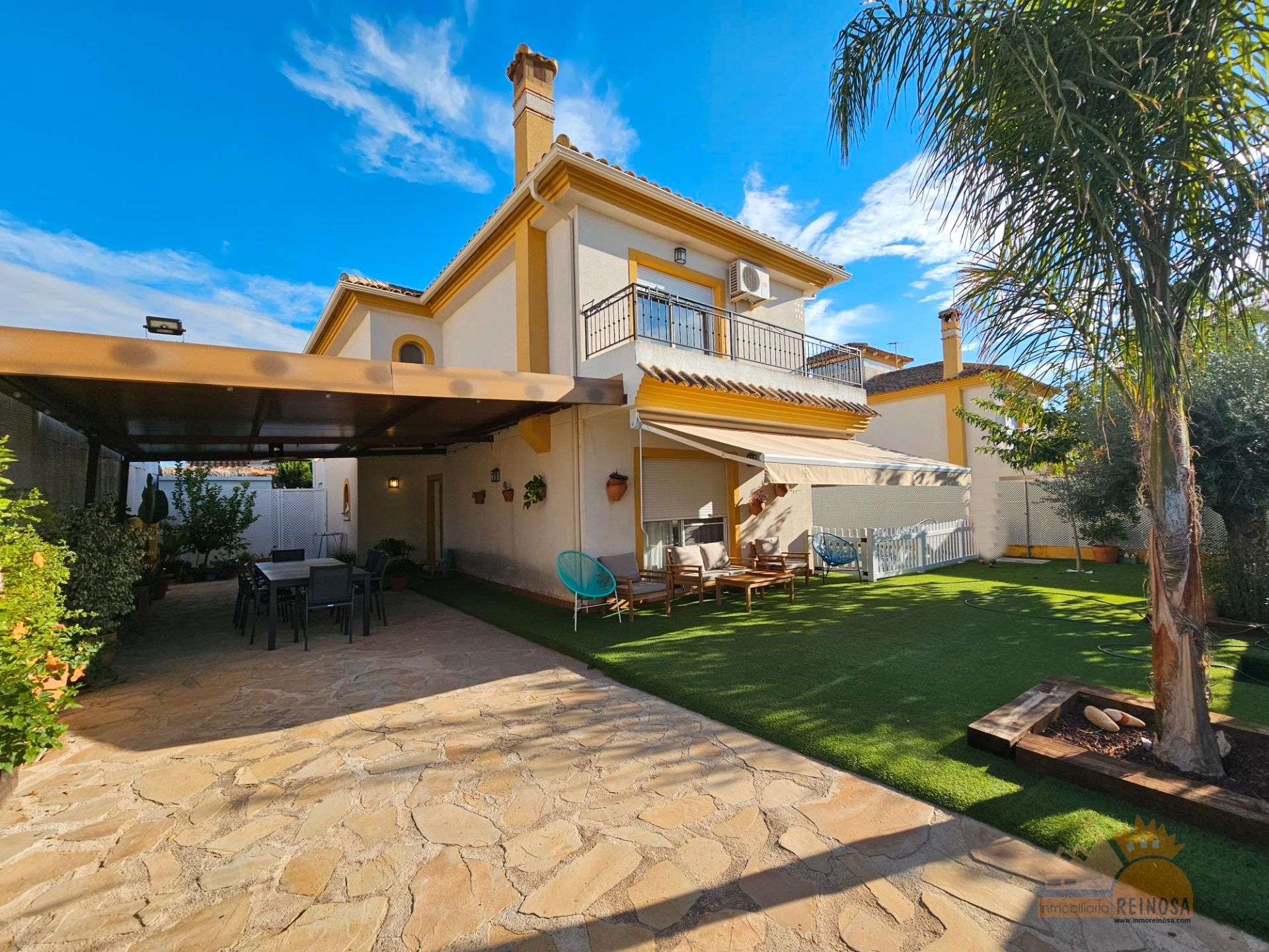 Vista exterior de Casa o xalet de lloguer en Molina de Segura amb Aire condicionat, Calefacció i Jardí privat