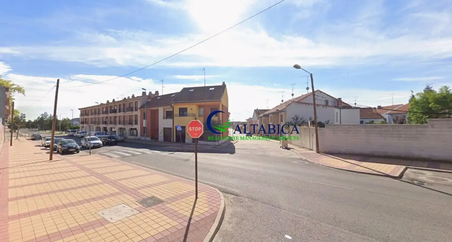 Exterior view of Houses for sale in Íscar, Valladolid