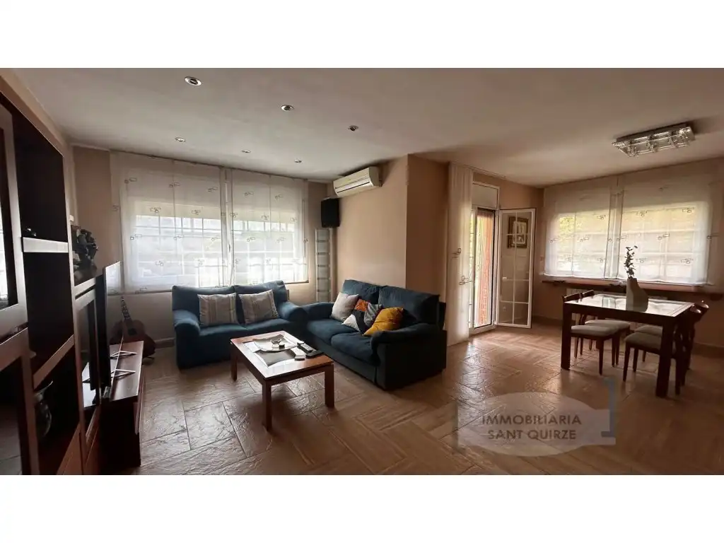 Sala d'estar de Casa o xalet en venda en Sant Quirze del Vallès