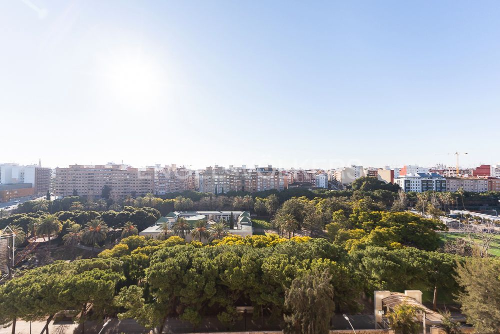 Exterior view of Apartment for sale in  Valencia Capital  with Air Conditioner, Heating and Parquet flooring