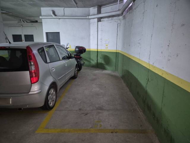 Garaje en Venta en Calle Mosén A. Rodamilans en Ca n'Anglada