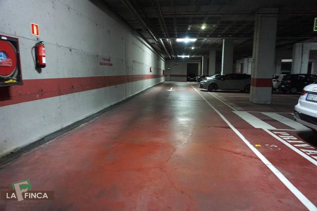 Garaje en Alquiler en RAMON PRIETO BANCES en Milán - Pumarín