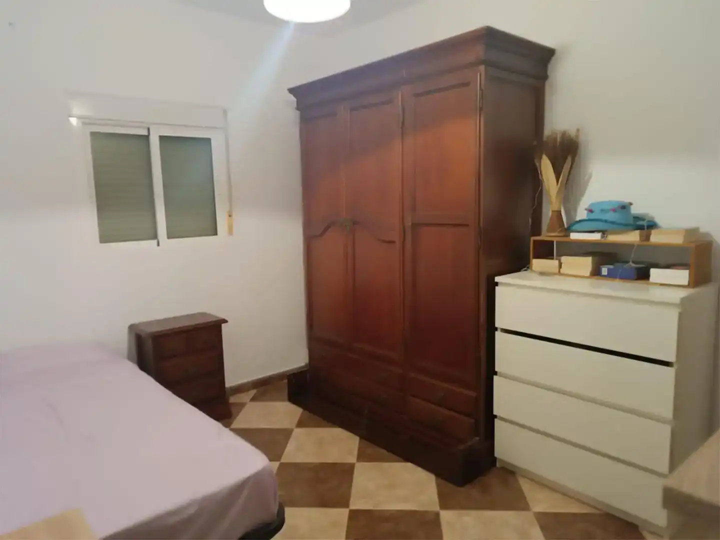 Dormitori de Finca rústica en venda en San José del Valle amb Aire condicionat, Jardí privat i Traster