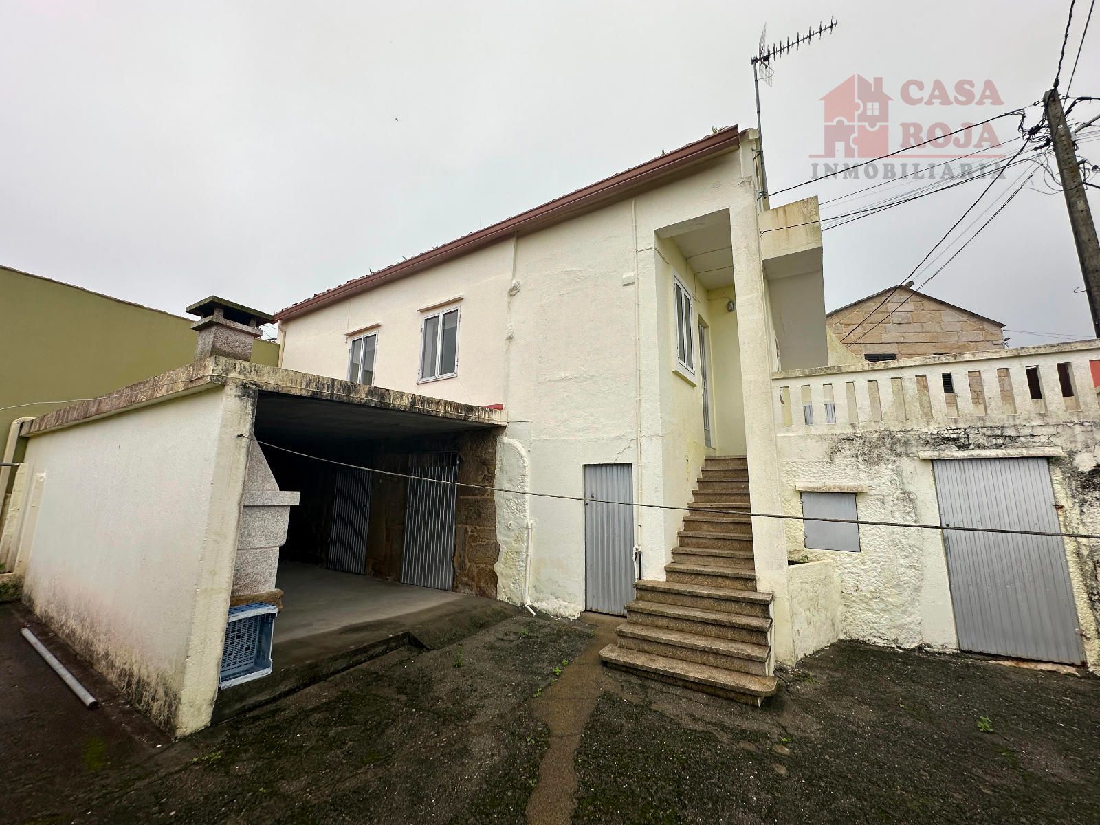 Vista exterior de Casa o xalet en venda en Cangas  amb Terrassa i Traster