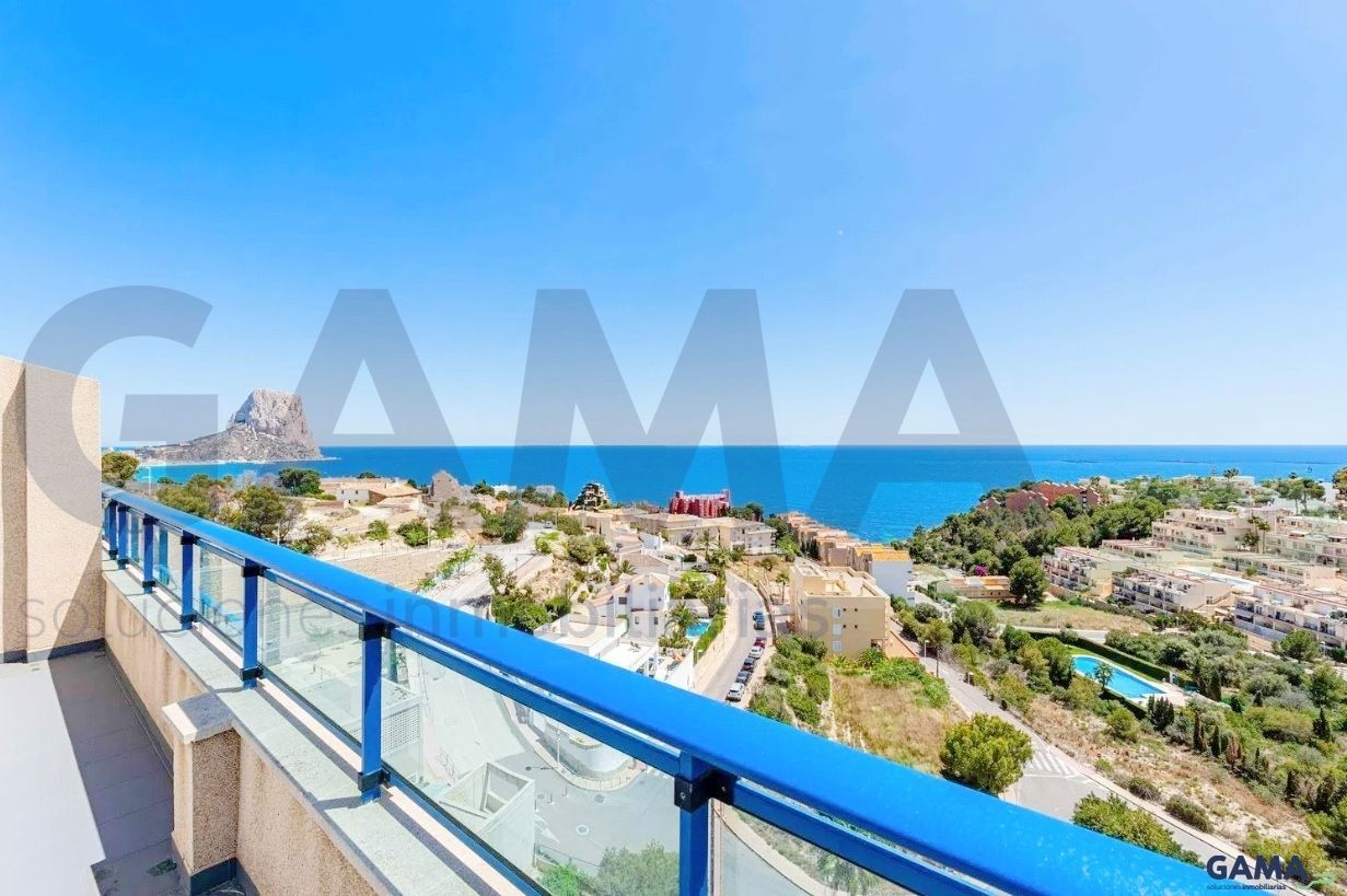 Vista exterior de Àtic en venda en Calpe / Calp amb Aire condicionat, Jardí privat i Traster
