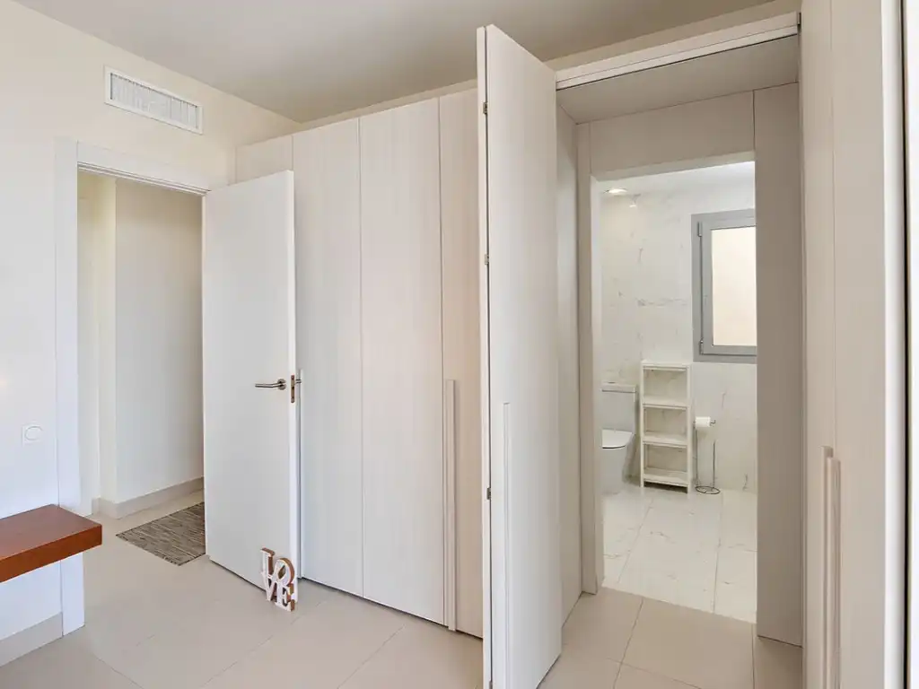 Baño de Piso en venta en Fuengirola con Aire acondicionado, Amueblado y Horno