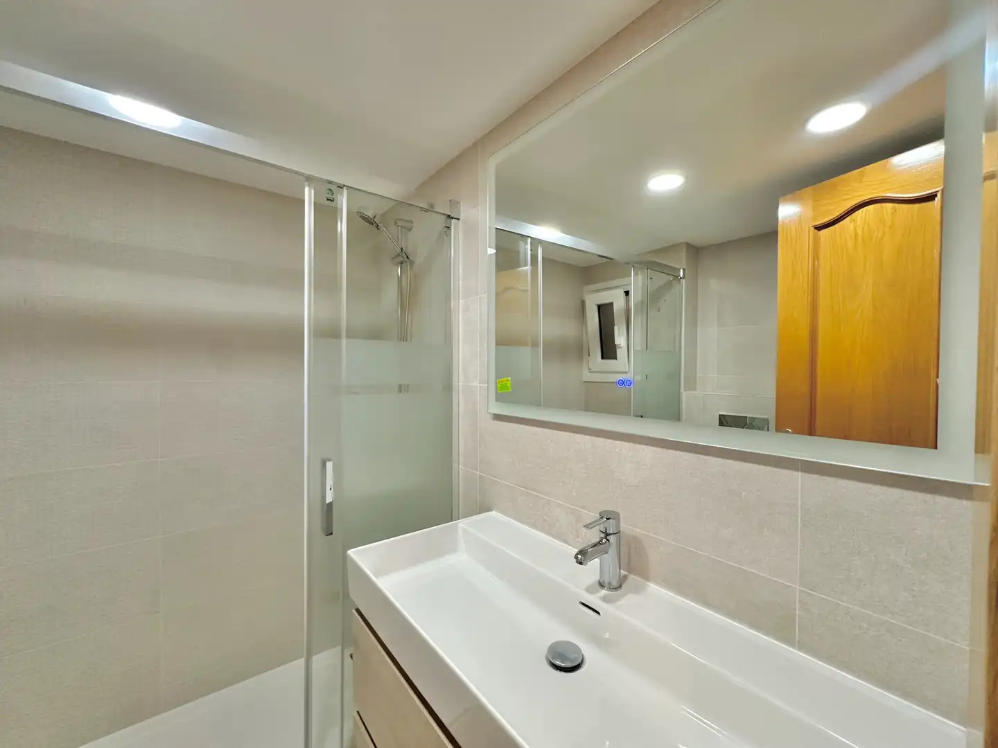 Baño de Ático en venta en Barcelona con Aire acondicionado, Calefacción y Terraza