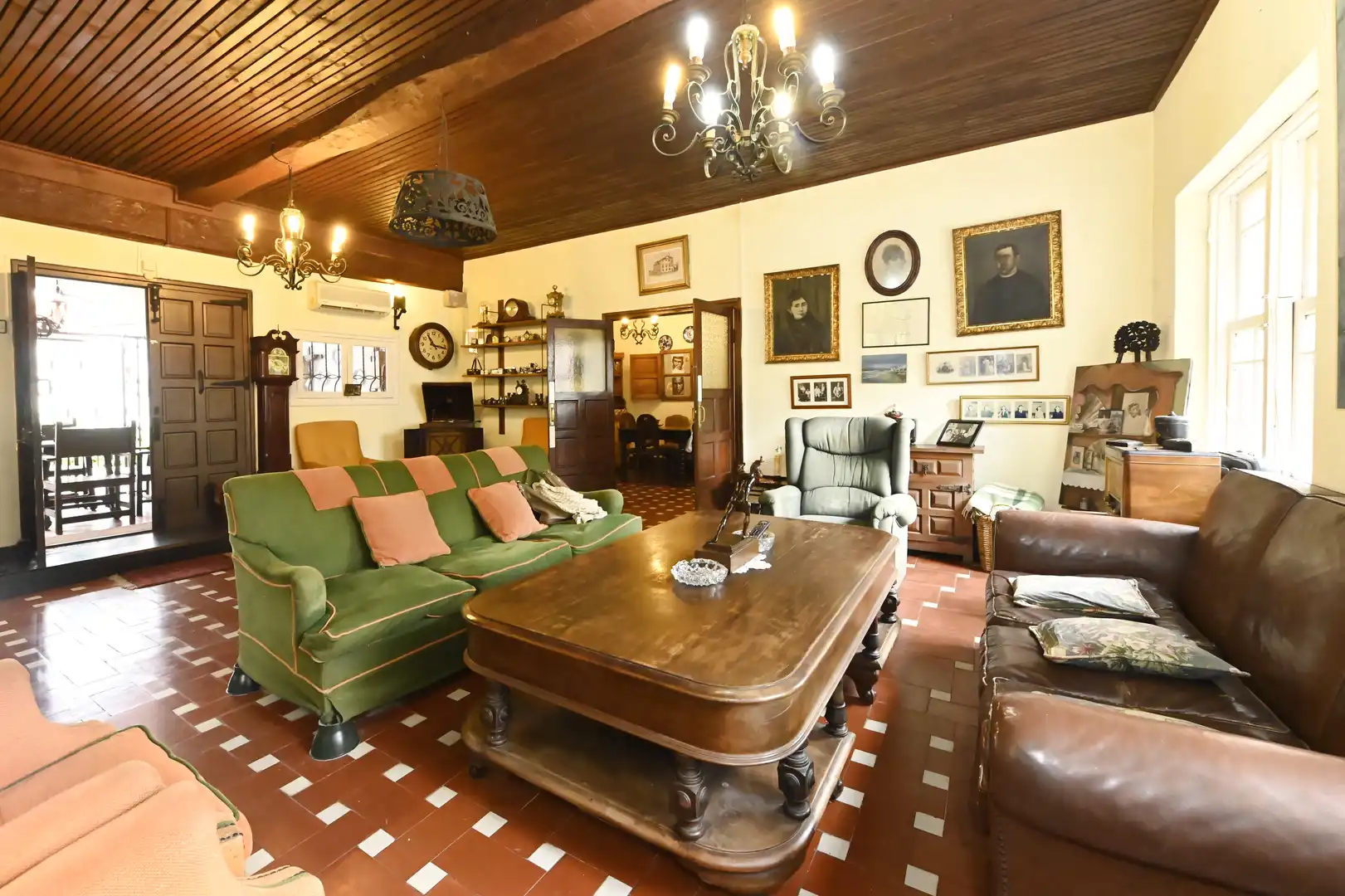 Sala de estar de Casa o chalet en venta en Cabezón de la Sal con Calefacción, Jardín privado y Terraza