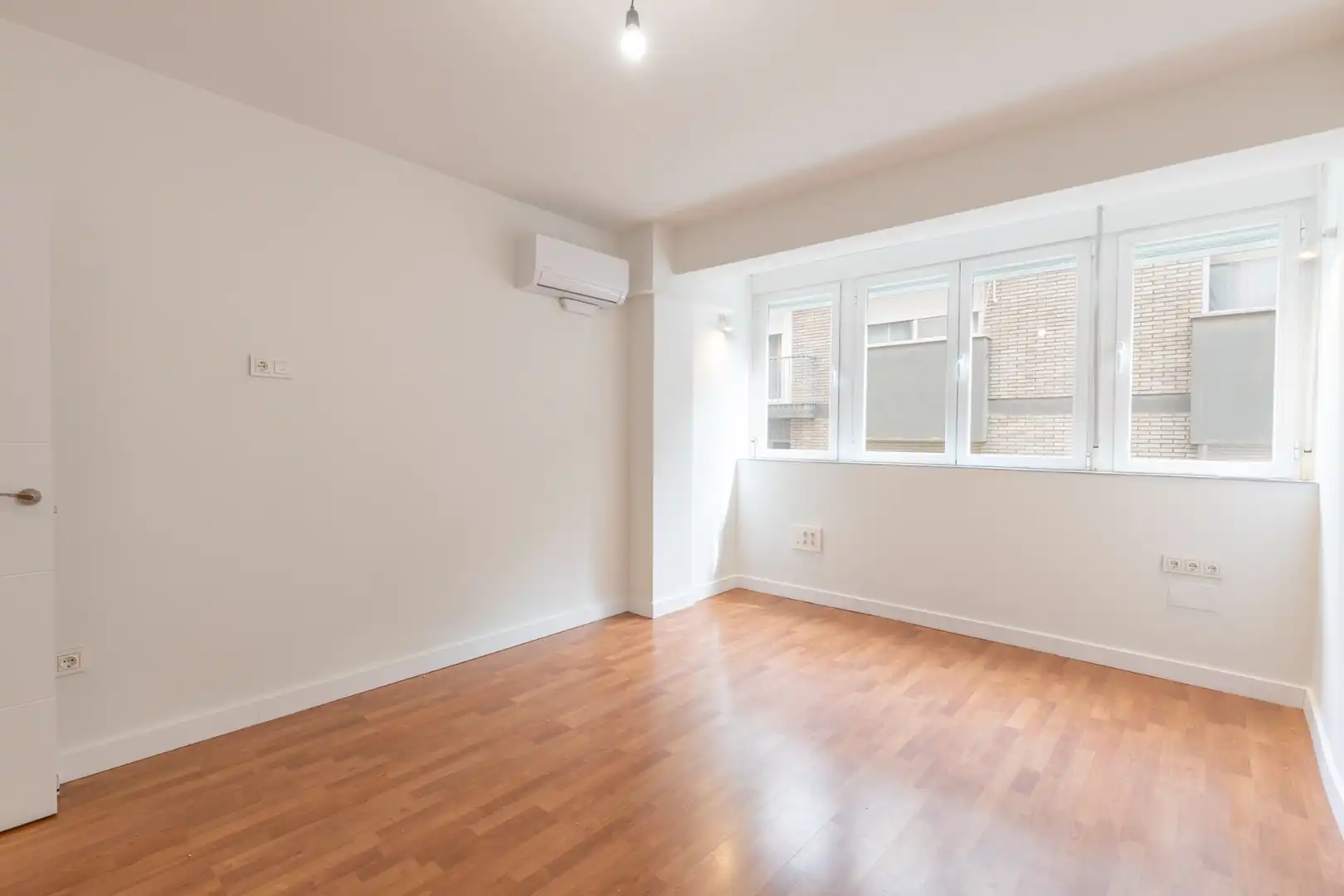 Flat for sale in Granada  with Air Conditioner, Heating and Parquet flooring