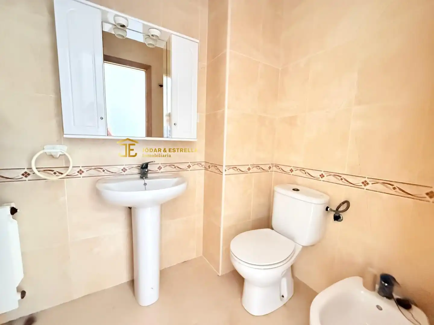 Badezimmer von Dachboden zum Verkauf in Lorca mit Klimaanlage und Terrasse