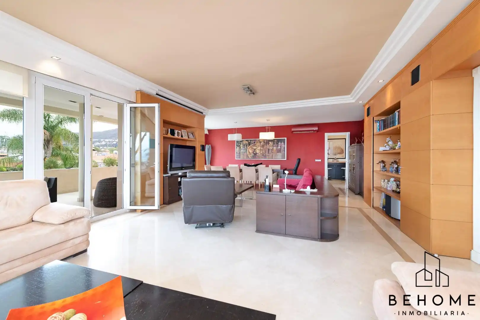 Sala d'estar de Casa o xalet en venda en Alhaurín de la Torre amb Aire condicionat, Jardí privat i Terrassa