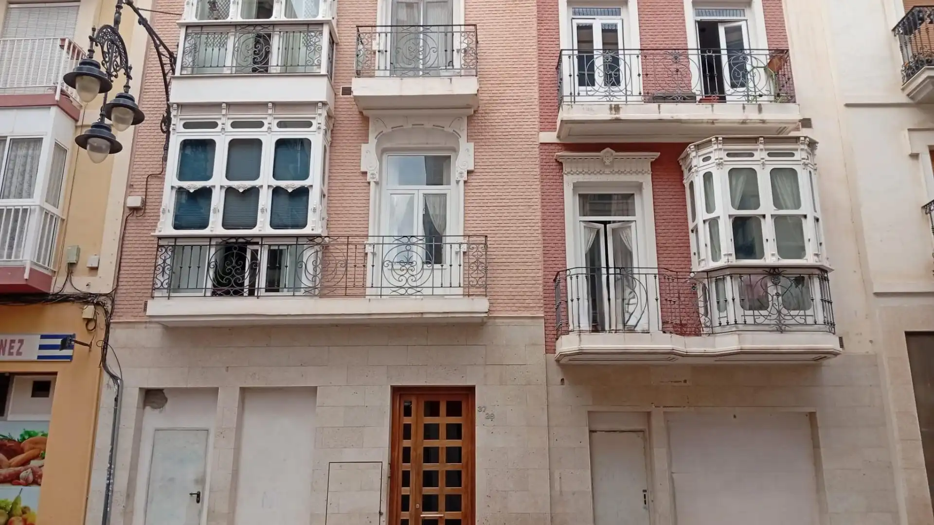 Vista exterior de Local en venta en Cartagena