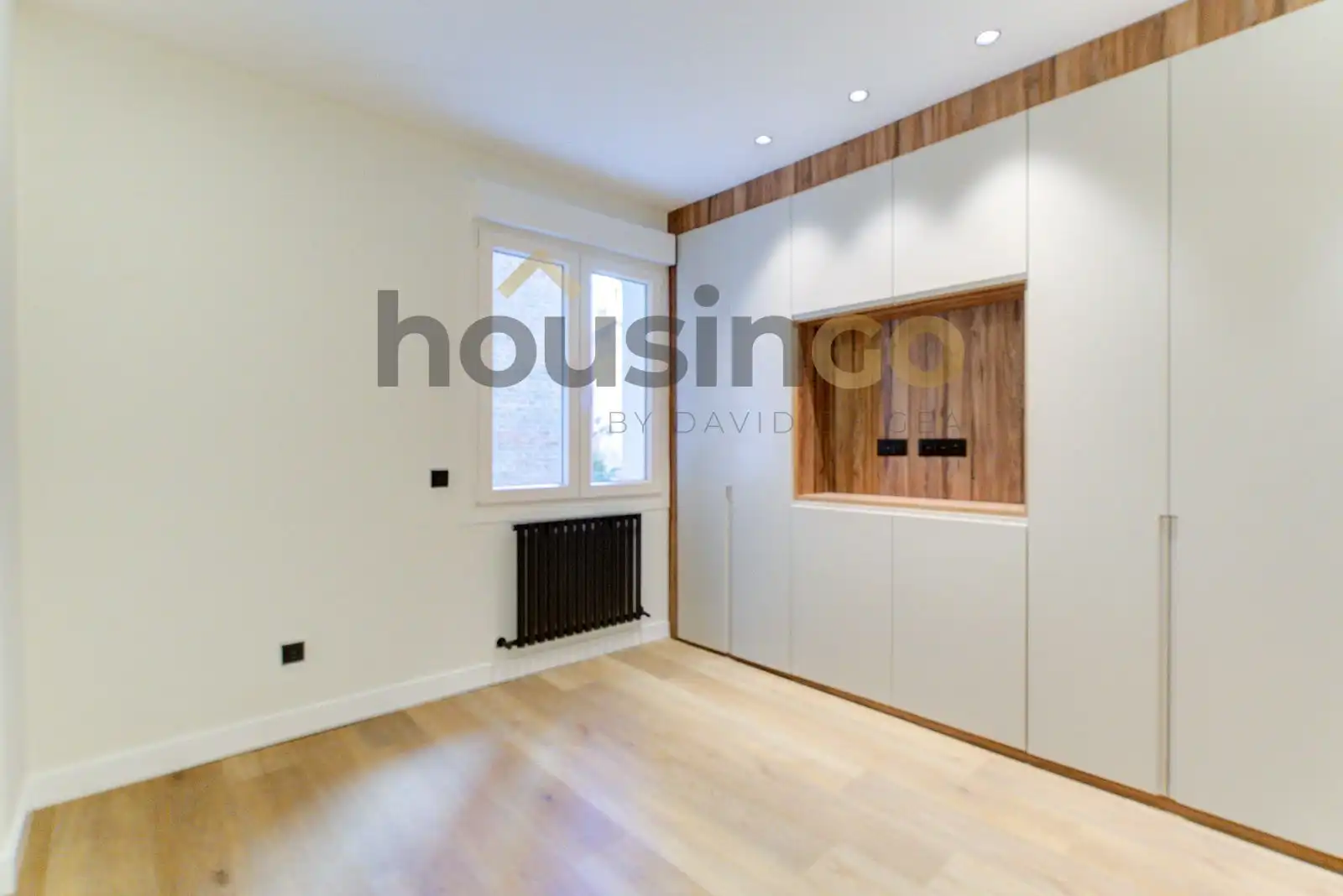 Bedroom of Flat for sale in Madrid  with Air Conditioner, Heating and Oven