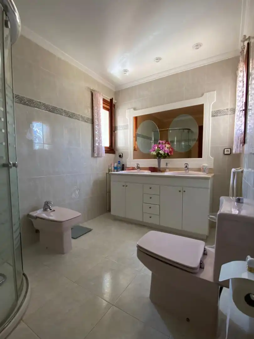 Baño de Casa o chalet en venta en La Nucia con Aire acondicionado, Calefacción y Jardín privado