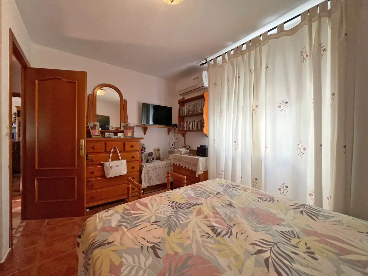 Dormitori de Apartament en venda en Estepona amb Aire condicionat i Terrassa