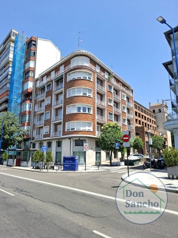 Exterior view of Flat for sale in Valladolid Capital  with Air Conditioner and Heating