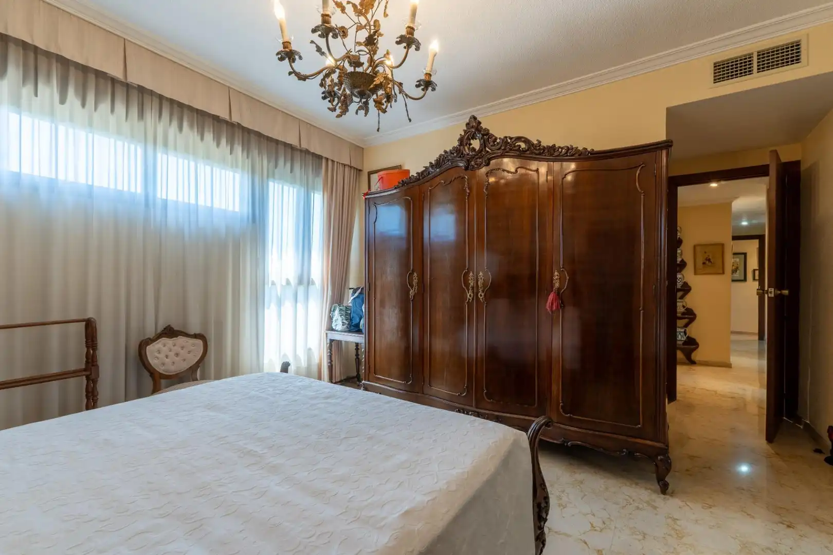 Schlafzimmer von Wohnung zum Verkauf in Córdoba mit Klimaanlage, Heizung und Abstellraum