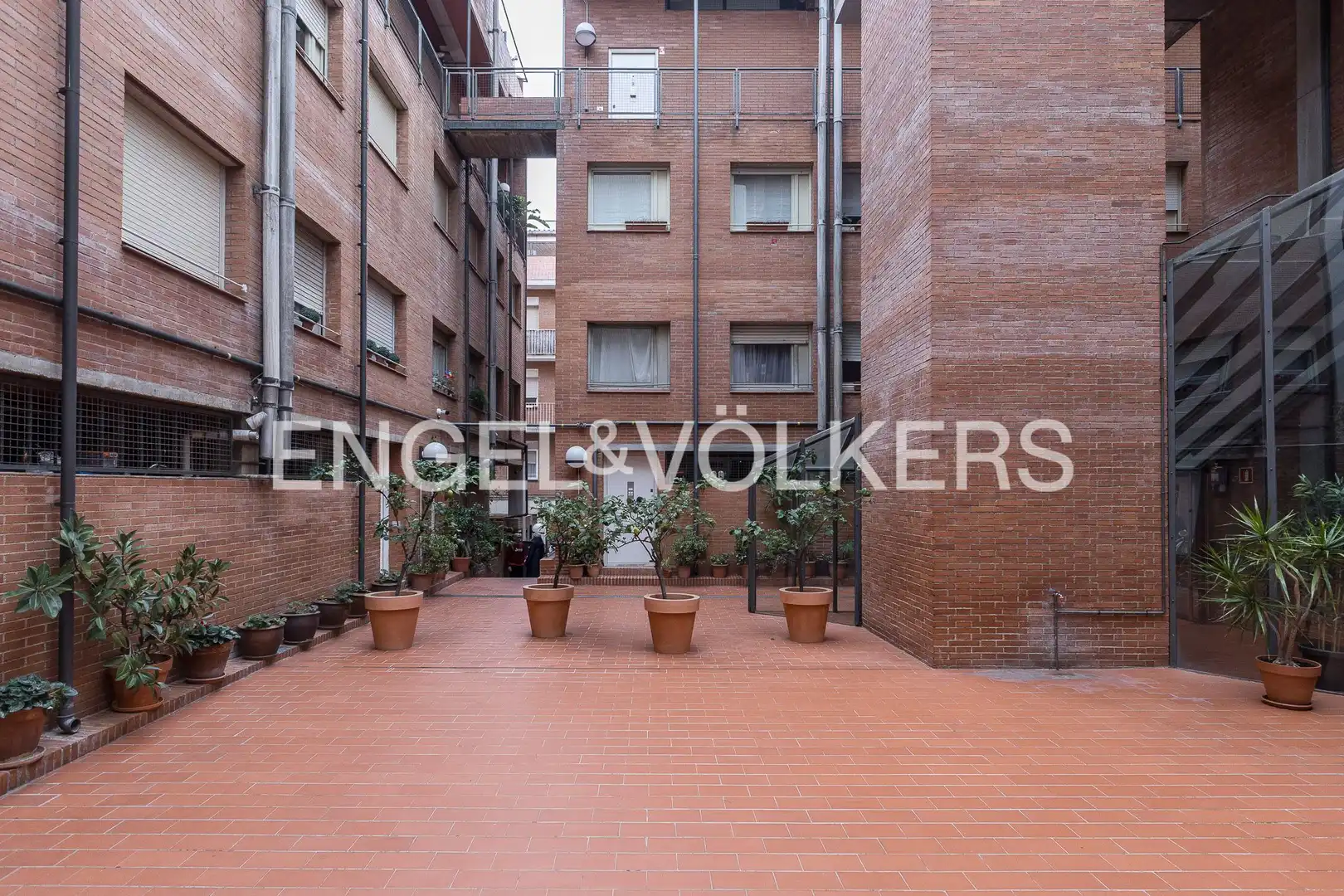 Terrasse von Maisonette zum Verkauf in Barcelona mit Heizung und Parkett