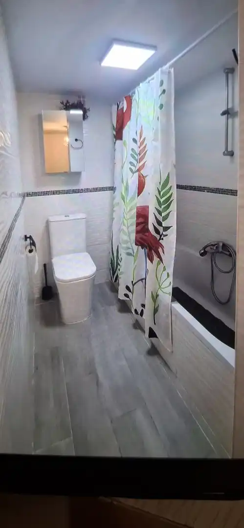 Bany de Apartament en venda en Marbella amb Aire condicionat