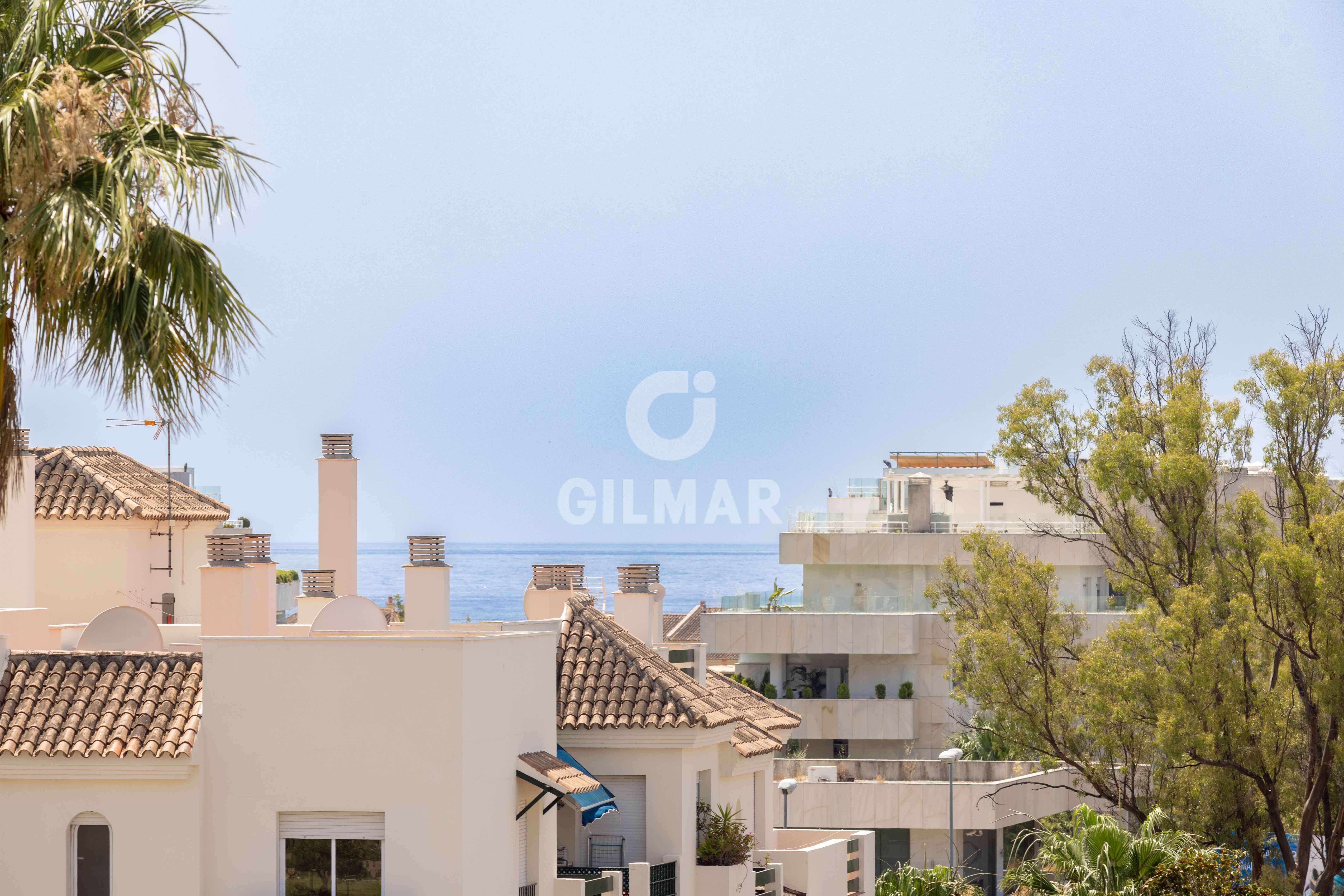 Exterior view of Attic for sale in Marbella  with Heating, Private garden and Storage room