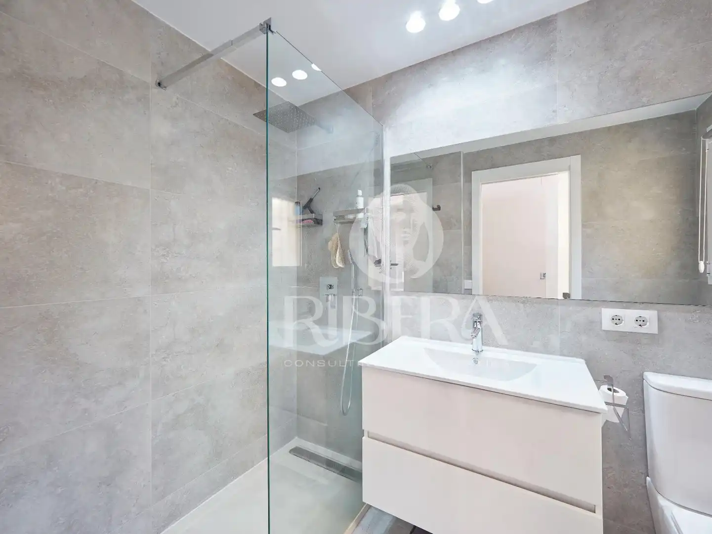 Badezimmer von Dachboden zum Verkauf in Valencia mit Klimaanlage, Terrasse und Abstellraum