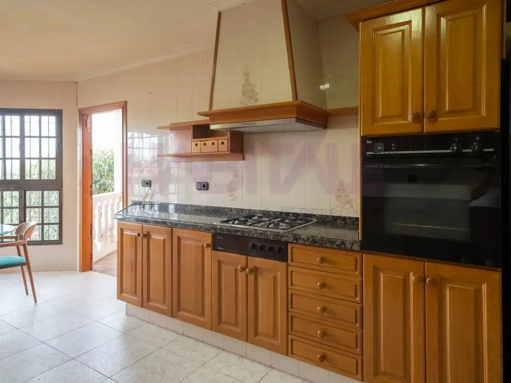 Kitchen of Houses for sale in Chiva  with Air Conditioner, Heating and Furnished