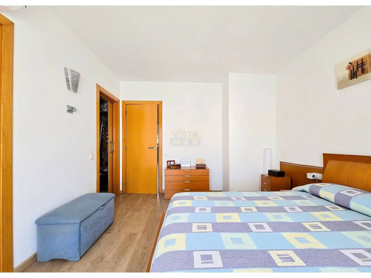 Habitación de Casa adosada en venta en Vilanova i la Geltrú con Aire acondicionado, Calefacción y Jardín privado