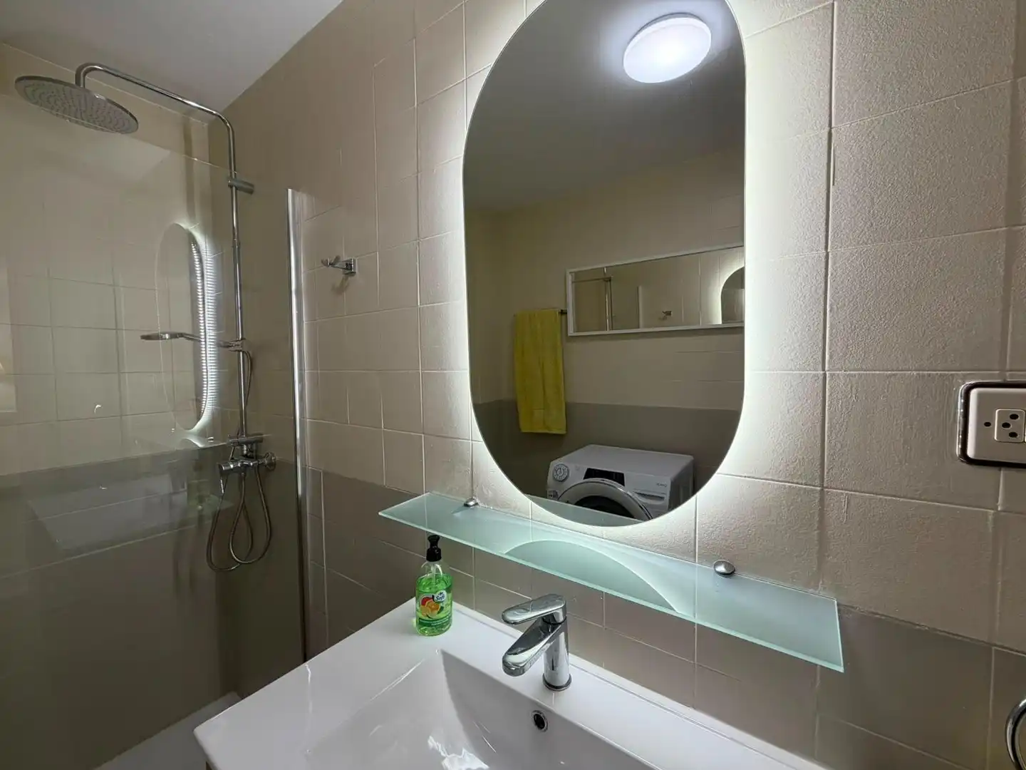 Badezimmer von Wohnung zur Miete in Granada mit Heizung, Abstellraum und Möbliert