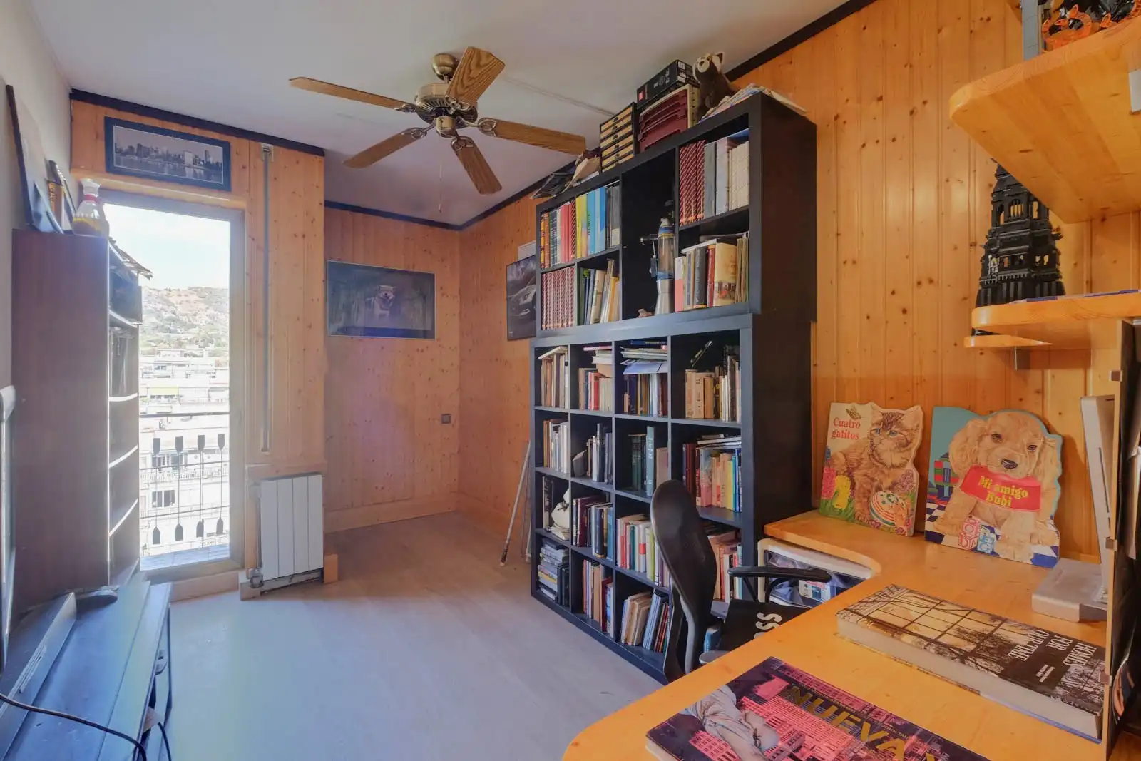 Schlafzimmer von Wohnung zum Verkauf in Barcelona mit Klimaanlage, Heizung und Parkett