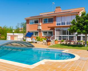 Swimming pool of House or chalet for sale in  Zaragoza Capital  with Air Conditioner, Heating and Private garden