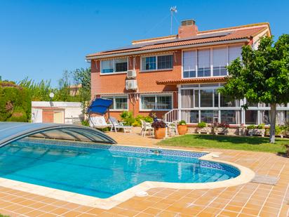 Swimming pool of House or chalet for sale in  Zaragoza Capital  with Air Conditioner, Terrace and Swimming Pool