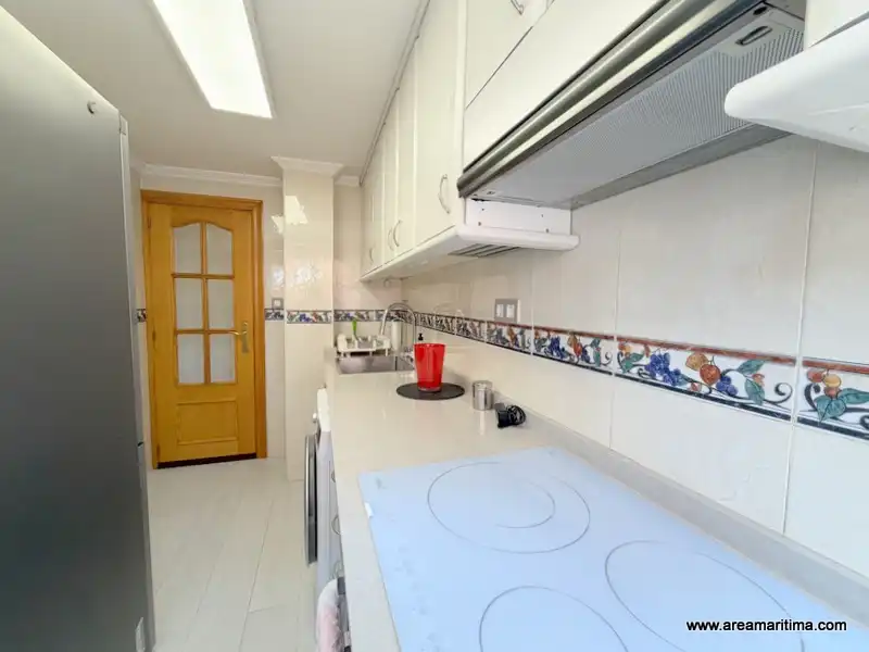Kitchen of Flat for rent in Valencia  with Air Conditioner, Furnished and Oven