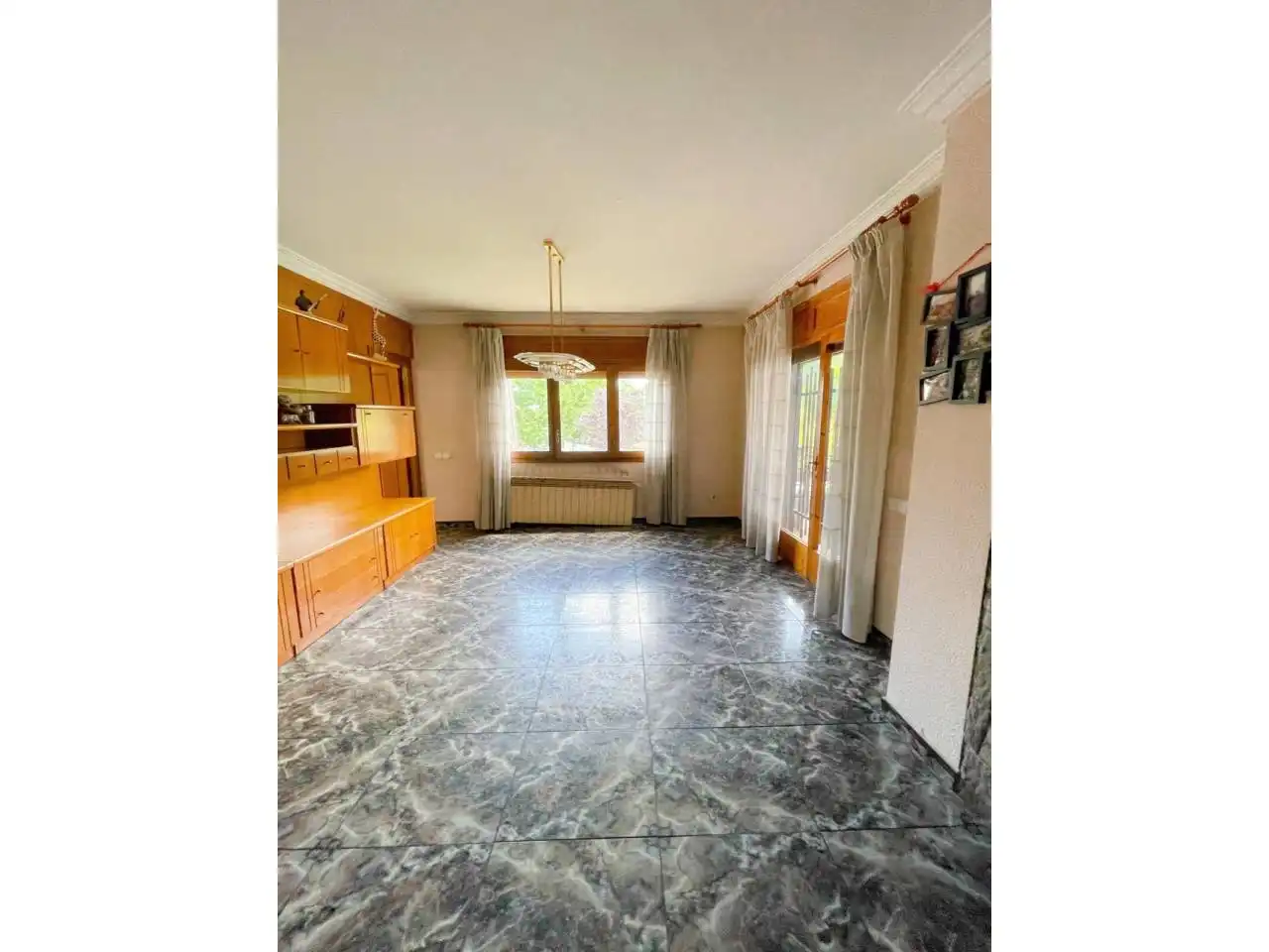 Vista exterior de Casa o chalet en venta en Cerdanyola del Vallès con Calefacción, Jardín privado y Terraza