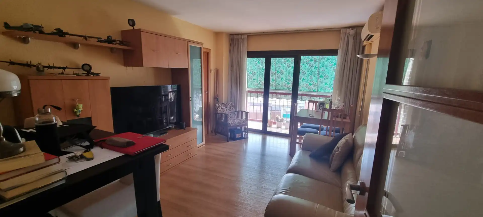 Sala de estar de Piso en venta en Badalona con Aire acondicionado, Calefacción y Parquet