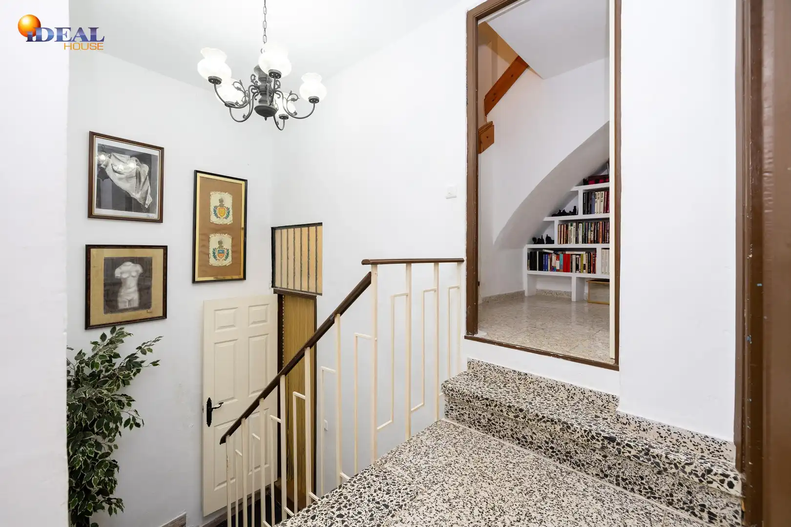 Einfamilien-Reihenhaus zum Verkauf in Calle de Nazar, Loja
