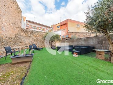 Casa con balcone in vendita a CL ANSELM CLAVE